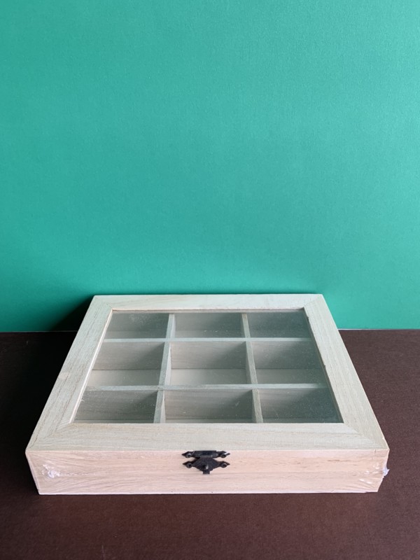 Box with compartments