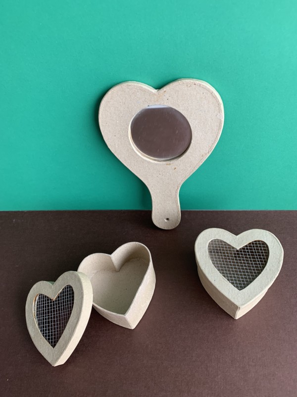 Set of hearts; mirror + 2 boxes