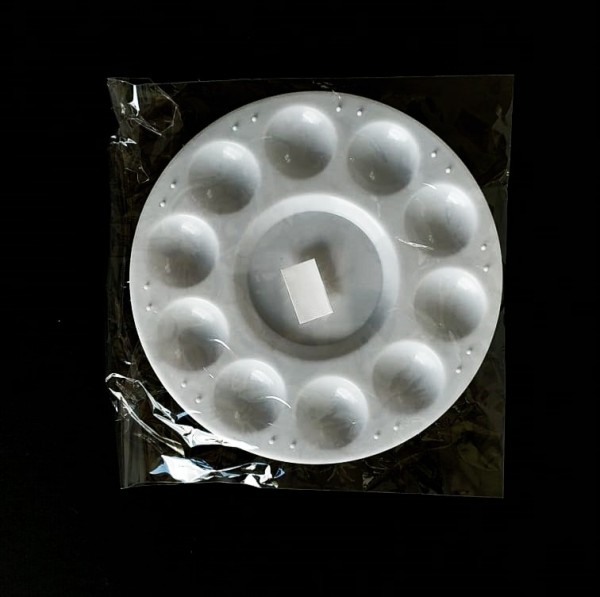 Talens Round Plastic Palette 17cm with wells